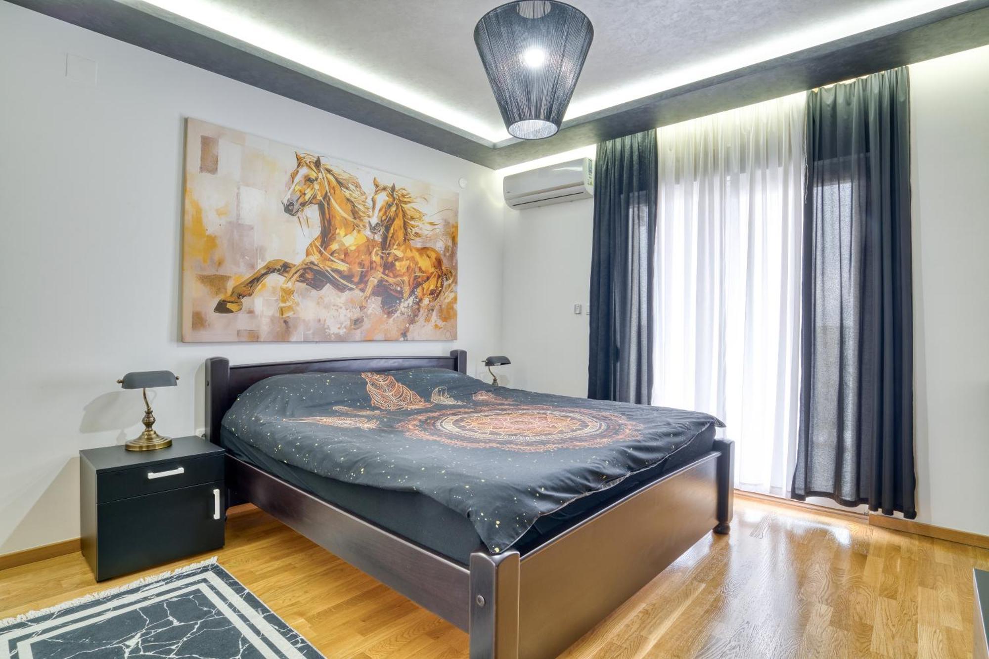 Luxury Veselic *